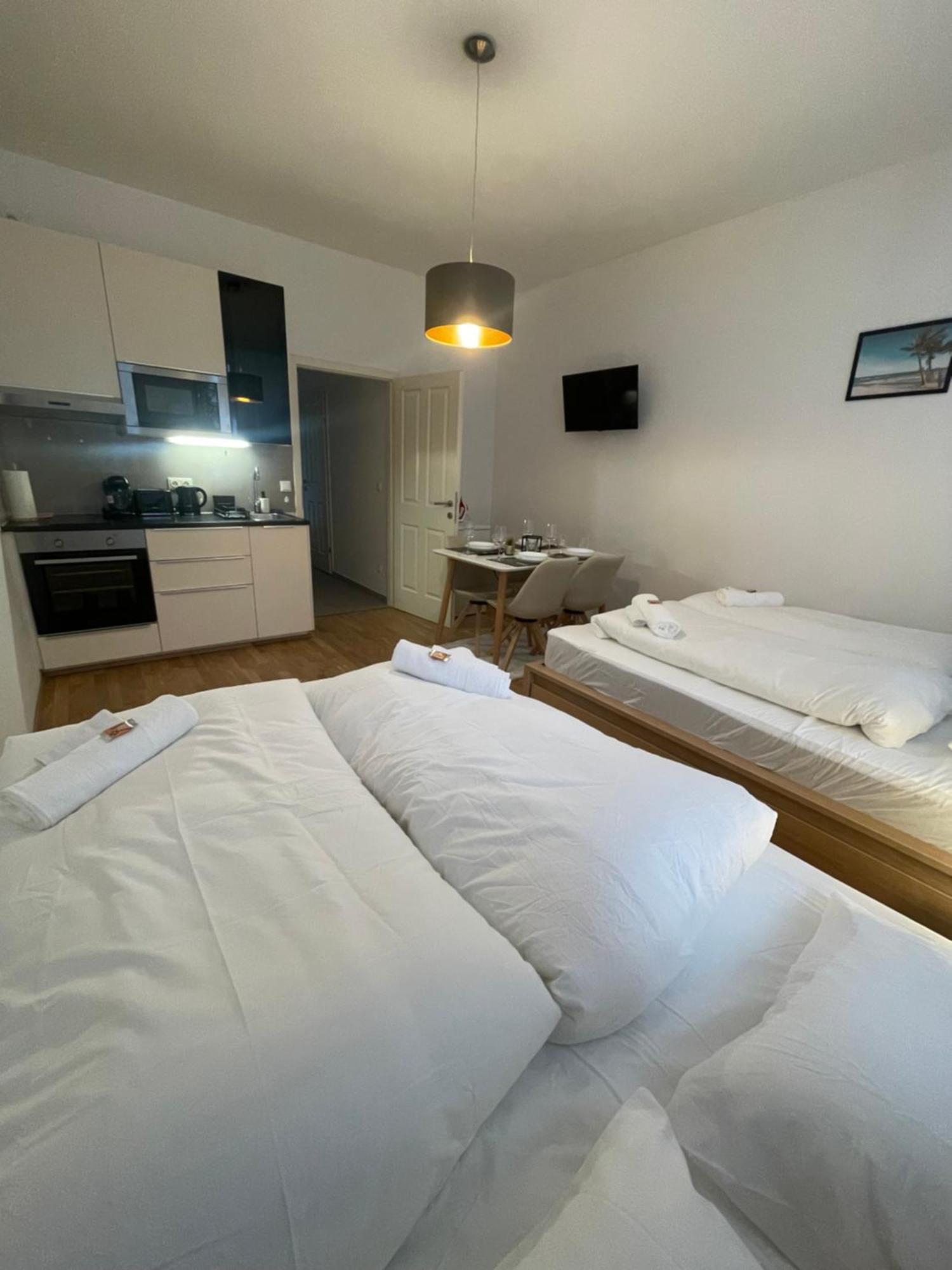 Cozy 5-Person Apartment In Vienna 6 Exterior photo
